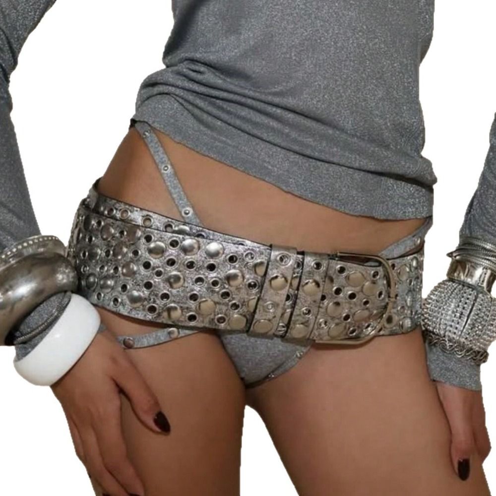 Streetwear Brand Belts - Cintura Punk con Occhielli e Rivetti,