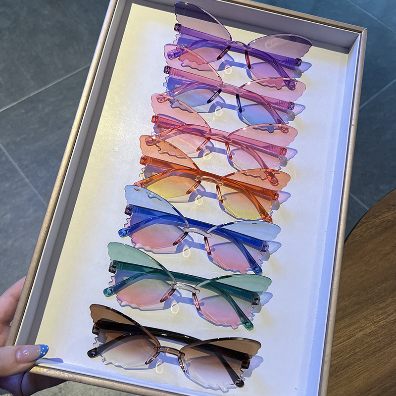 Streetwear Brand With Butterfly - Occhiali da sole vintage a forma