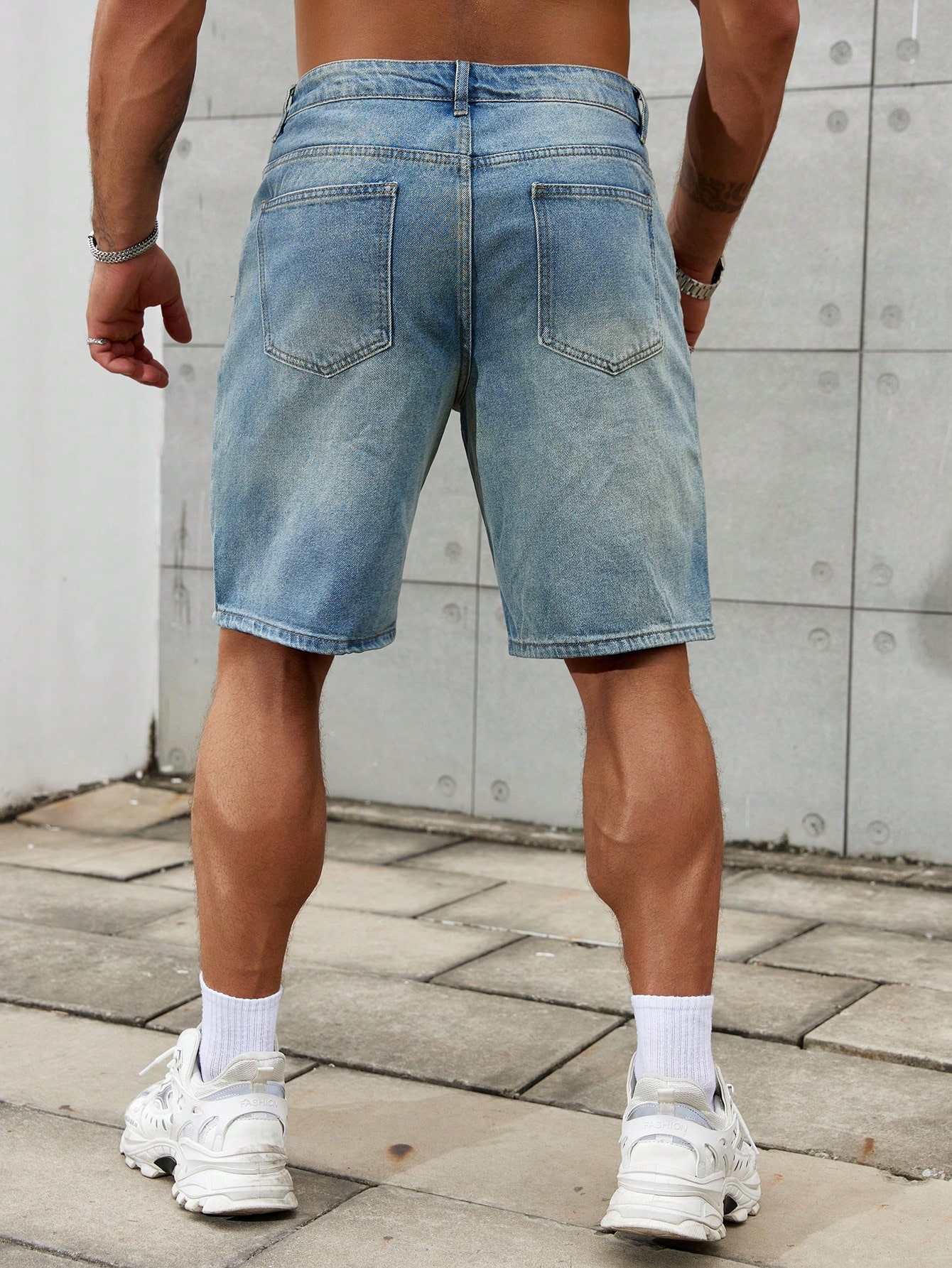 Jeans corti strappati da uomo  - Streetwear Brand Jacket recensione e prezzo