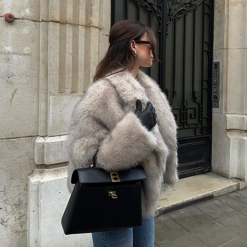 Giacca Chic da Donna in Finta  - Streetwear Brand Jacket recensione e prezzo