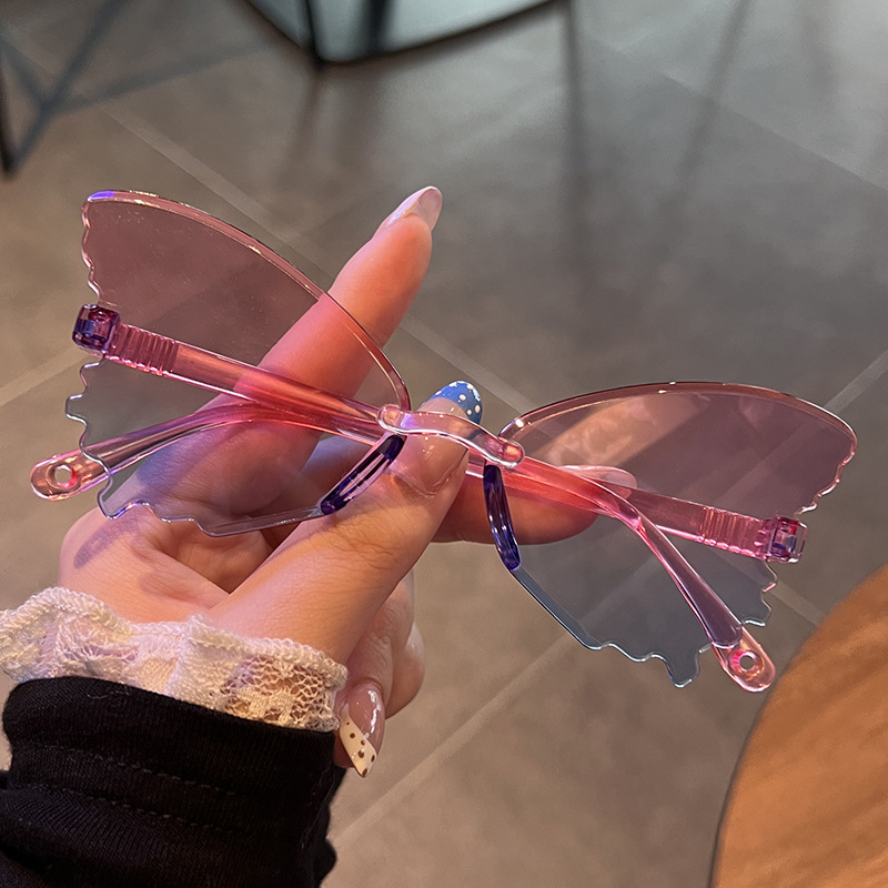 Occhiali da sole vintage a for - Streetwear Brand With Butterfly recensione e prezzo