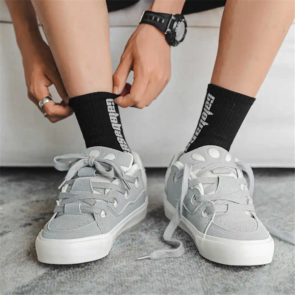 Con allacciatura Scarpe da scu - Streetwear Brand Expensive recensione e prezzo